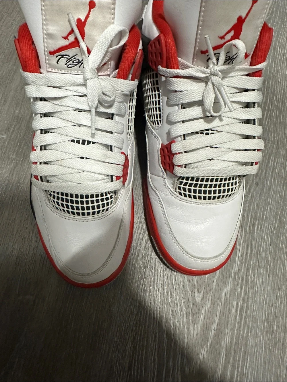 Jordan 4 Fire Red Size 8.5